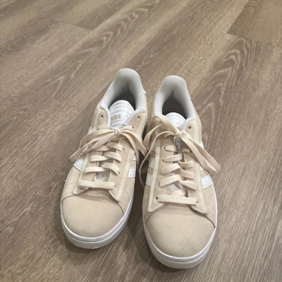 Adidas Womans GRAND COURT 2.0 SHOES - Picture 1 of 6